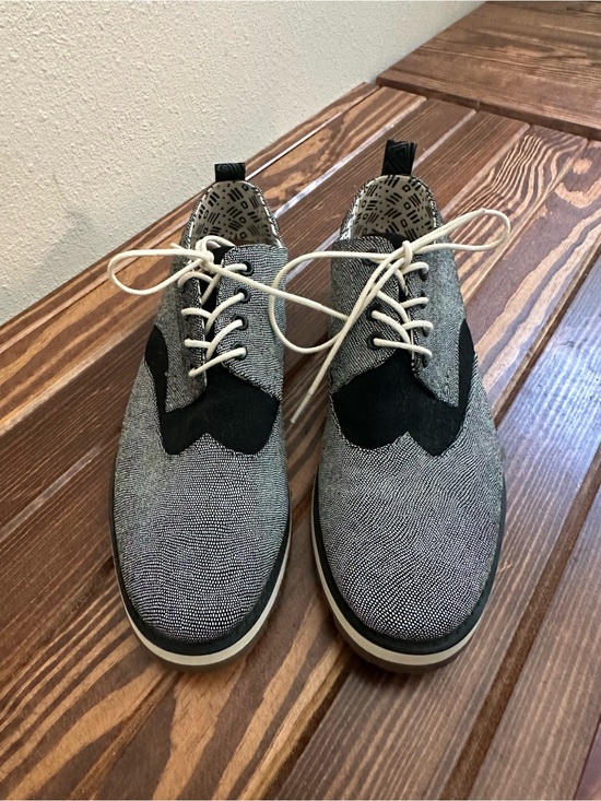 Toms Other - Toms Gray and Black Wingtip Oxford Lace-Up Shoes